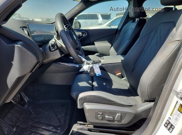 5UX53GP04S9046312 2025 BMW X3 Белый Вид салона спереди