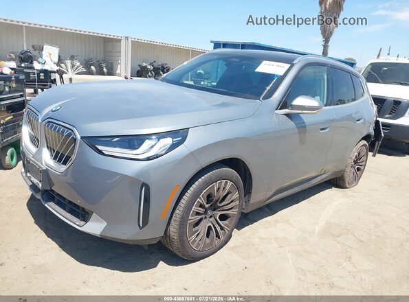 5UX53GP04S9Y81620 2025 BMW X3 Gray Vista tres cuartos delantera izquierda