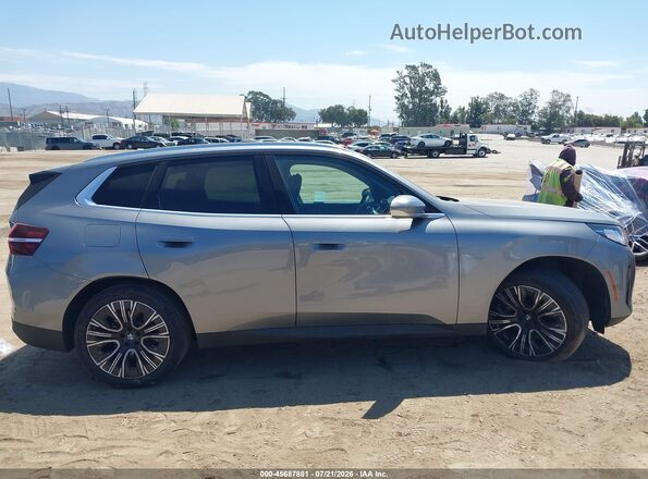 5UX53GP04S9Y81620 2025 BMW X3 Gray Vista interior trasera