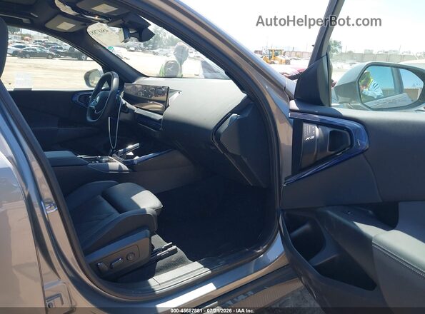 5UX53GP04S9Y81620 2025 BMW X3 Gray Vista interior delantera
