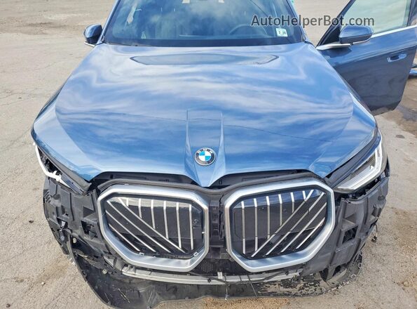 5UX53GP06S9Z49867 2025 BMW X3 Blue Vista del compartimento del motor