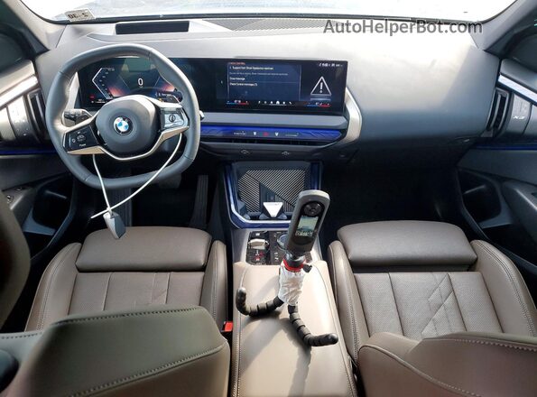 5UX53GP06S9Z49867 2025 BMW X3 Blue Vista del salpicadero
