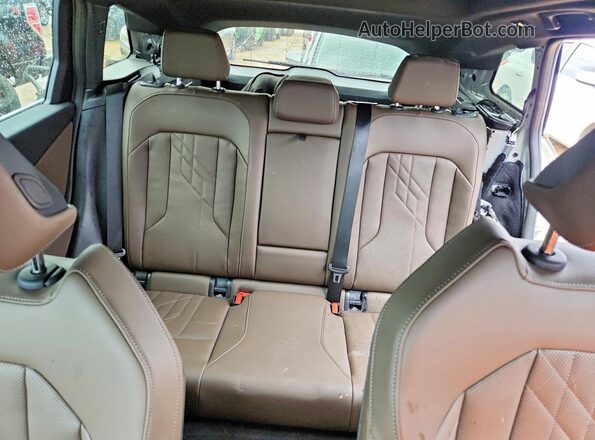 5UX53GP07S9Z04405 2025 BMW X3 Beige Rear seats view