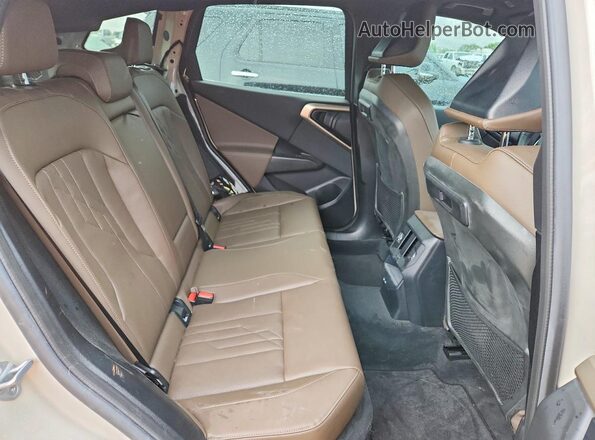 5UX53GP07S9Z04405 2025 BMW X3 Beige Rear interior view