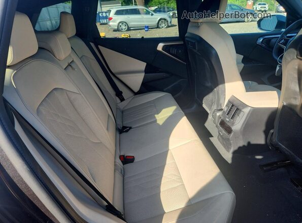 5UX53GP08S9Y32422 2025 BMW X3 Серый Вид задней части салона