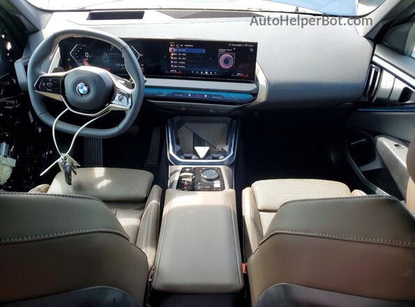 5UX53GP08S9Z75709 2025 BMW X3 Blue Dashboard view