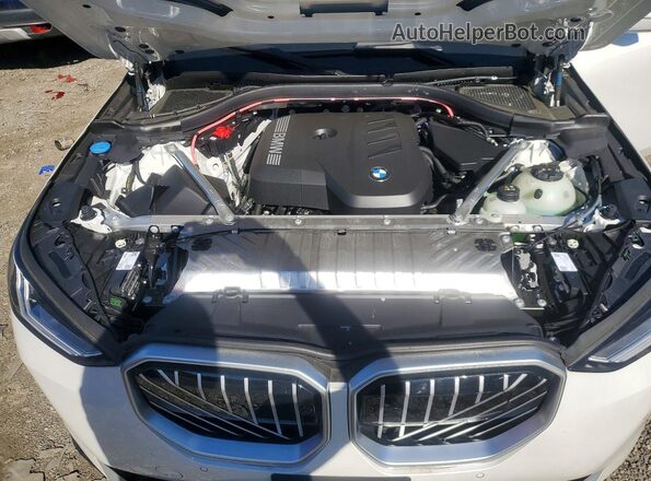 5UX53GP08T9205592 2026 BMW X3 White Widok komory silnika