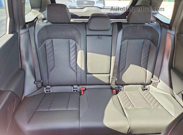 5UX53GP0XS9009250 2025 BMW X3 Silver Հետևի նստատեղերի տեսք