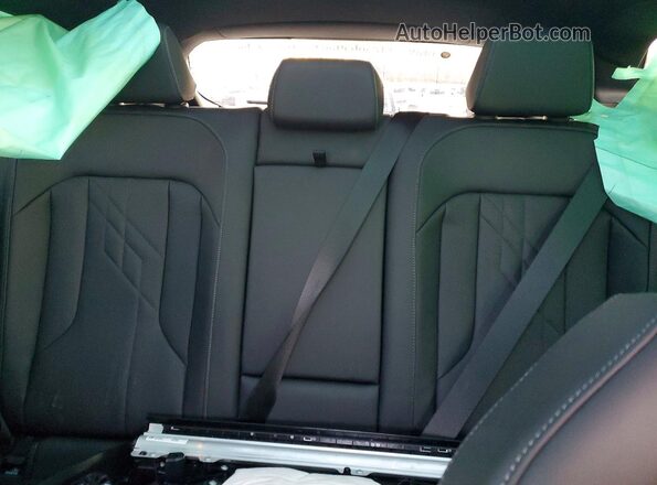 5UX53GP0XT9194241 2026 BMW X3 Gray Vista de los asientos traseros
