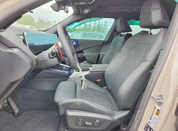 5UX73GP04T9350721 2026 BMW X3 Gray Widok wnętrza z przodu