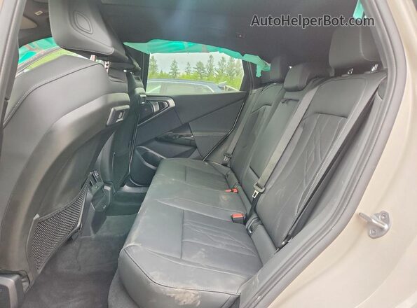 5UX73GP04T9350721 2026 BMW X3 Gray Widok wnętrza z tyłu