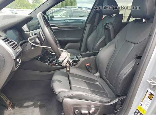 5UX83DP00N9L53427 2022 BMW X3 Gray Вид салону спереду