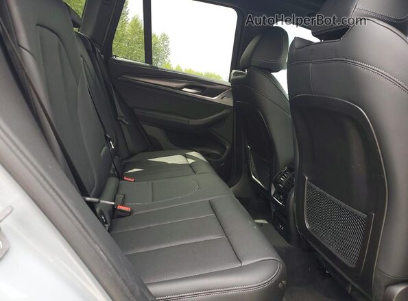 5UX83DP00N9L53427 2022 BMW X3 Gray Вид задньої частини салону