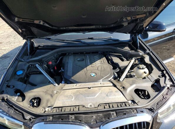 5UX83DP00R9V24215 2024 BMW X3 Black Vista del compartimento del motor