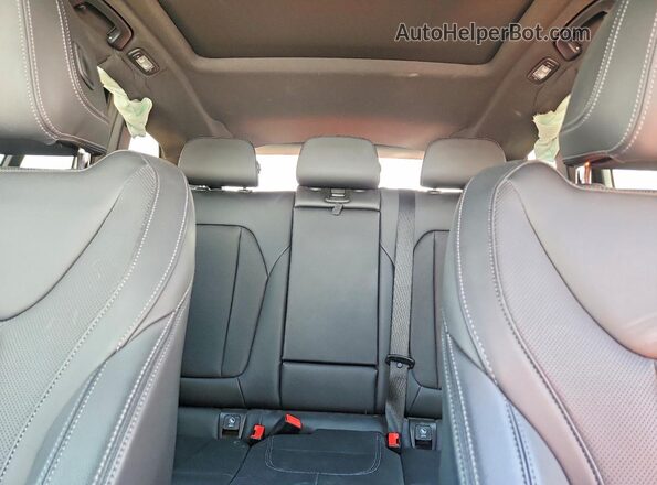 5UX83DP03P9P82287 2023 BMW X3 White უკანა სავარძლების ხედი