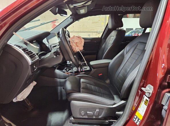 5UX83DP03R9U24612 2024 BMW X3 Темно-бордовый Вид салона спереди