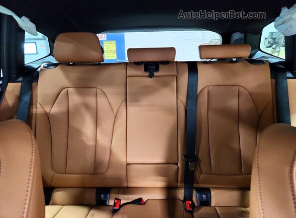 5UX83DP03R9W77994 2024 BMW X3 Blue Widok tylnych siedzeń