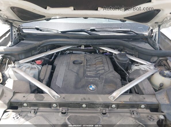 5UXCR4C03M9F85682 2021 BMW X5 White უკანა ხედი