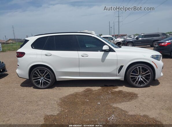 5UXCR4C03M9F85682 2021 BMW X5 White უკანა სალონის ხედი