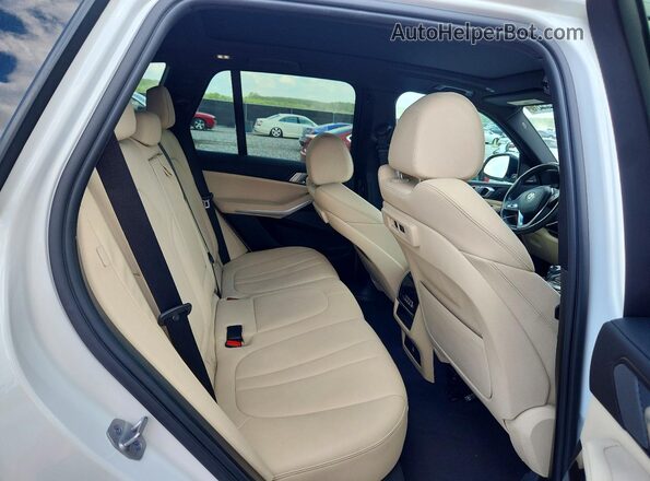 5UXCR4C0XM9G60703 2021 BMW X5 White Rear seats view