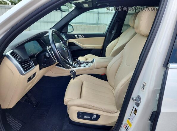 5UXCR4C0XM9G60703 2021 BMW X5 White Front interior view