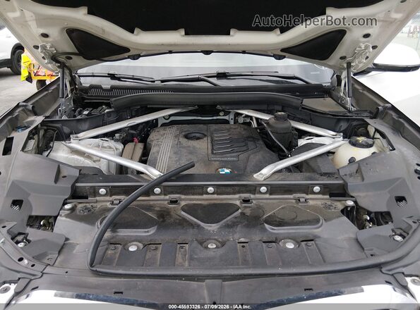 5UXCR6C00L9B29360 2020 BMW X5 White Widok z tyłu