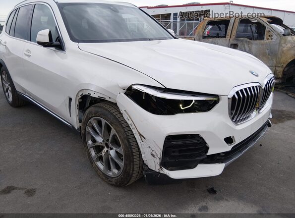 5UXCR6C00L9B29360 2020 BMW X5 White Widok z przodu