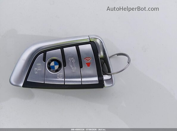 5UXCR6C00L9B29360 2020 BMW X5 White Widok deski rozdzielczej