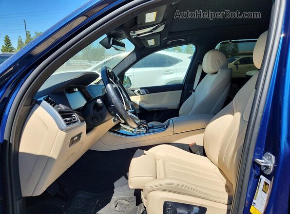 5UXCR6C01L9B64957 2020 BMW X5 Blue Front interior view