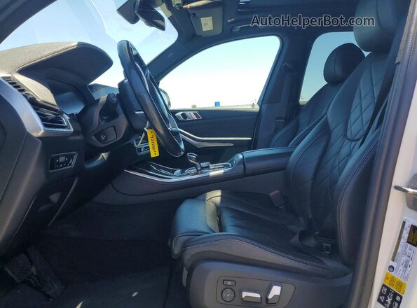 5UXCR6C01P9N92126 2023 BMW X5 Белый Вид салона спереди