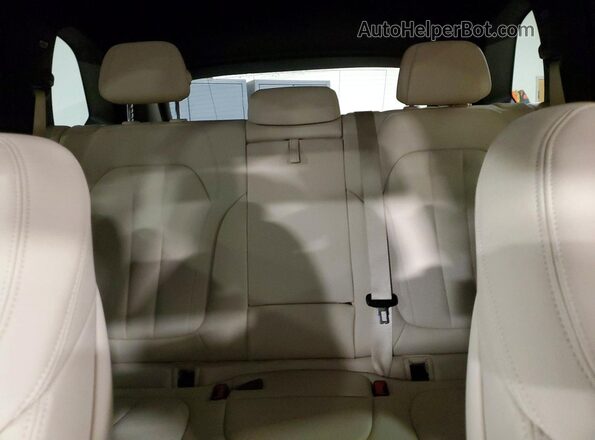 5UXCR6C02L9B81279 2020 BMW X5 White Vista de los asientos traseros