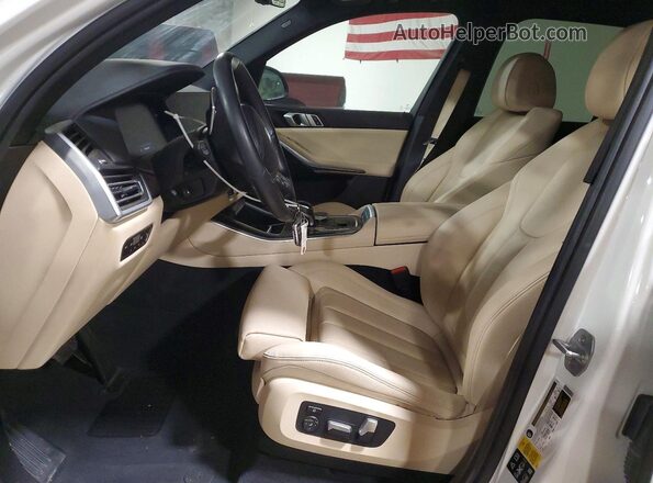 5UXCR6C02L9B81279 2020 BMW X5 White Vista interior delantera
