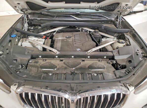 5UXCR6C02L9B81279 2020 BMW X5 White Vista del compartimento del motor