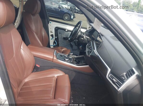 5UXCR6C03L9B87379 2020 BMW X5 White Vista interior delantera
