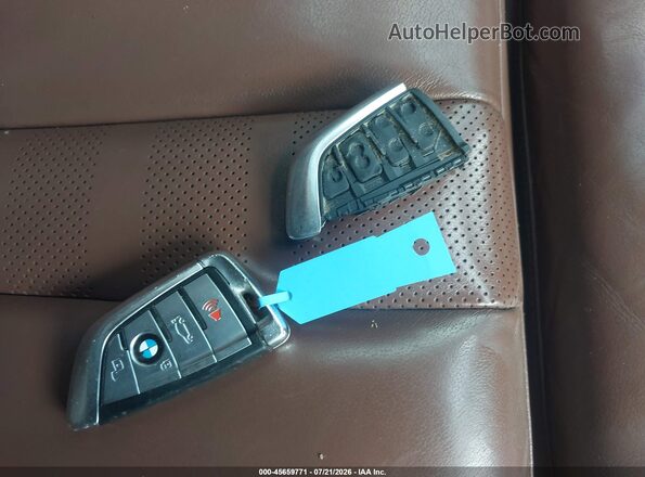 5UXCR6C03L9B87379 2020 BMW X5 White Vista del salpicadero