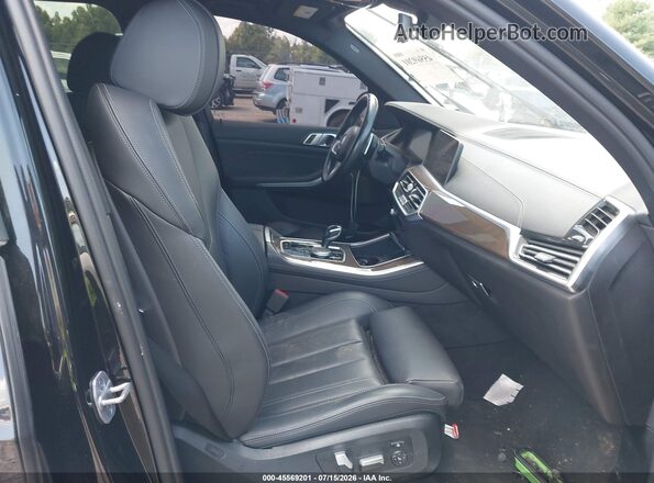 5UXCR6C03M9F52970 2021 BMW X5 Black Front interior view