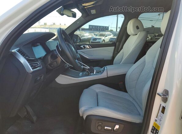 5UXCR6C06P9P87042 2023 BMW X5 White Widok wnętrza z przodu