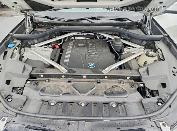 5UXCR6C08N9J12533 2022 BMW X5 White Widok komory silnika