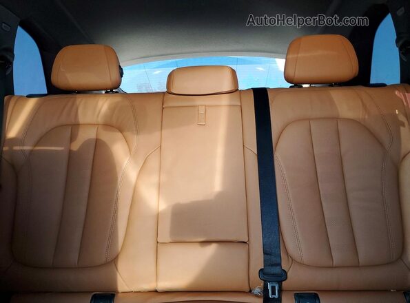 5UXCR6C08N9M37473 2022 BMW X5 Black Widok tylnych siedzeń