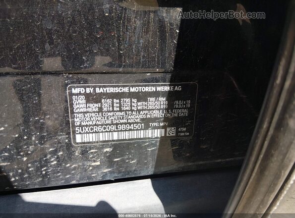 5UXCR6C09L9B94501 2020 BMW X5 Black Engine compartment view
