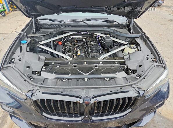 5UXCR6C09M9F82930 2021 BMW X5 Blue Widok komory silnika