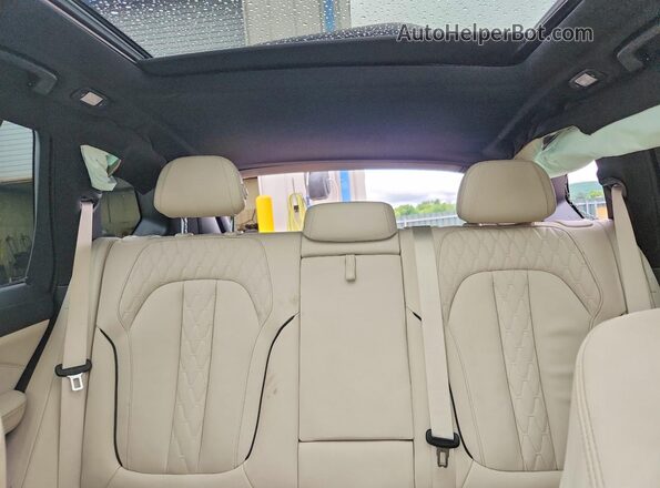 5UXCR6C09M9F82930 2021 BMW X5 Blue Widok tylnych siedzeń