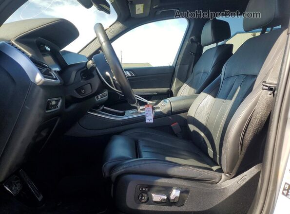 5UXCR6C09N9M87766 2022 BMW X5 White Widok wnętrza z przodu