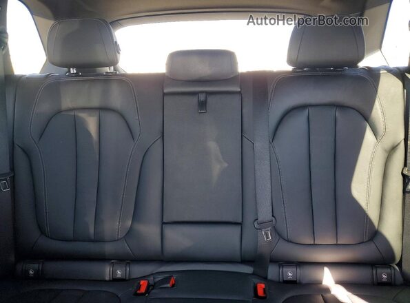 5UXCR6C09N9M87766 2022 BMW X5 White Widok tylnych siedzeń