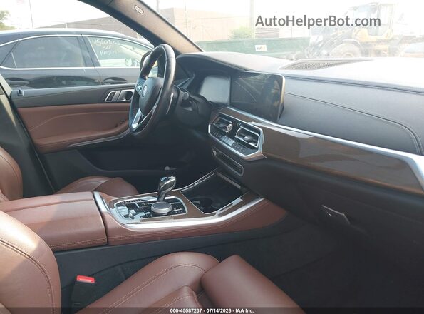5UXCR6C50KLL61001 2019 BMW X5 Gold Вид салону спереду