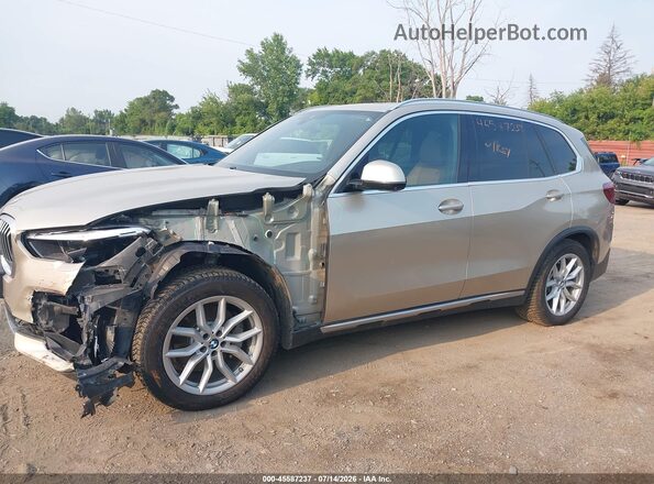 5UXCR6C50KLL61001 2019 BMW X5 Gold Панорамний вид салону 360°