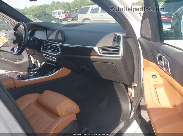 5UXCR6C52KLL11829 2019 BMW X5 White Vista interior delantera