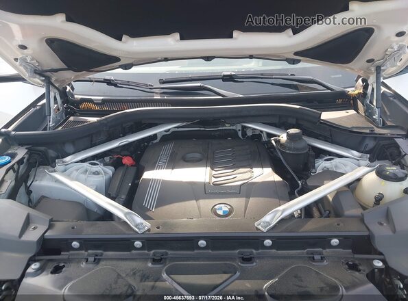 5UXCR6C52KLL11829 2019 BMW X5 White Vista trasera