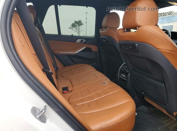 5UXCR6C55KLL06897 2019 BMW X5 White Սալոնի հետևի տեսք