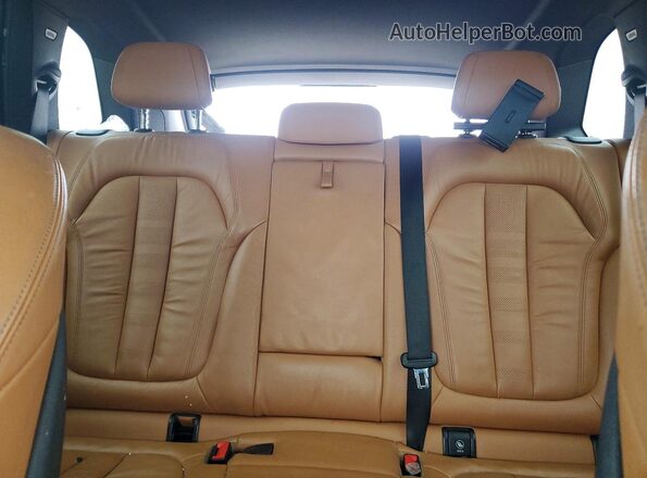 5UXCR6C55KLL06897 2019 BMW X5 White Հետևի նստատեղերի տեսք